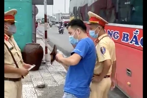 TP.HCM phạt nhiều xe khách vì chở quá 20 người 