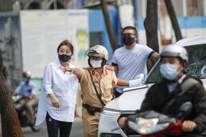 Từ 1-6, CSGT TP.HCM xử phạt người không đeo khẩu trang