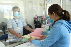  Các quận, huyện ở TP.HCM ra văn bản khẩn thay đổi cách làm việc