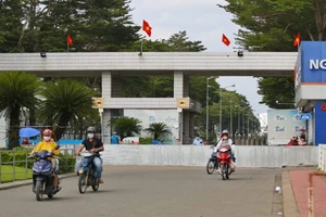 2 mẹ con bán trái cây gần Công ty PouYuen dương tính COVID-19