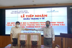 Kiều bào ở Nhật tặng TP.HCM 30.000 khẩu trang chống dịch