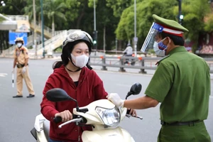 Nhân viên các siêu thị ở TP.HCM được ra đường sau 18 giờ hàng ngày