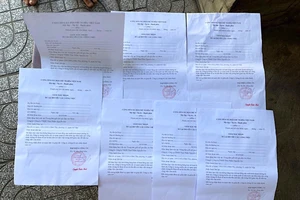 CSGT phạt thanh niên đang đi giao 7 tờ giấy xác nhận được ‘ký khống’