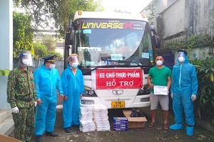 Xe ‘luồng xanh’ gắn mác ‘thực phẩm hỗ trợ’ chở hàng lậu vào TP.HCM