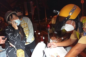 CSGT lập lại tổ kiểm tra hành chính ban đêm để xử lý 'dân nhậu'