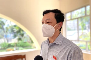 BS Nguyễn Tri Thức, Phạm Khánh Phong Lan nói về đấu thầu trang thiết bị y tế