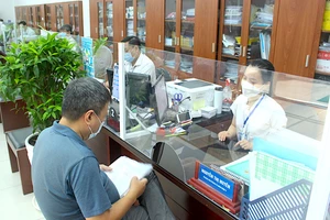 Sáp nhập nhưng không có văn bản đổi tên phường, người dân gặp khó