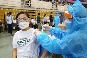Từ 10-12, TP.HCM chính thức tiêm vaccine mũi 3 cho người dân