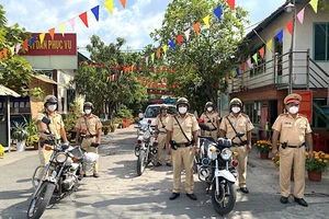 Cảnh sát TP.HCM chặn đứng hai đoàn đi 'bão' trong Tết Nguyên đán 