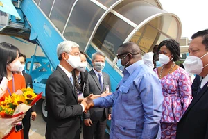 Tổng thống Sierra Leone cùng phu nhân đã đến TP.HCM