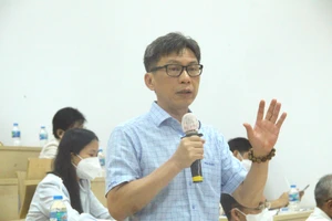 Giám đốc Sở KH&CN TP Nguyễn Việt Dũng phát biểu tại toạ đàm. Ảnh: LÊ THOA