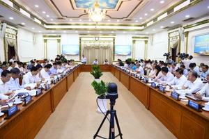 Toàn cảnh phiên họp kinh tế - xã hội 6 tháng đầu năm 2022. Ảnh: TTBC