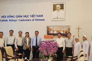 Chủ tịch Phan Văn Mãi chúc mừng đồng bào Thiên Chúa giáo nhân Lễ Giáng sinh