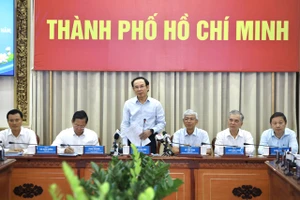 Bí thư TP.HCM Nguyễn Văn Nên: 'Vỗ tay nghe kêu to nhưng có người vỗ, người không'
