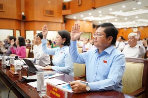 Từ 1-4, phường, xã ở TP.HCM được tăng thêm 7 cán bộ 