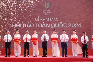 Báo chí tìm giải pháp nâng cao năng lực cạnh tranh, đấu tranh chống tin giả, tin xấu độc