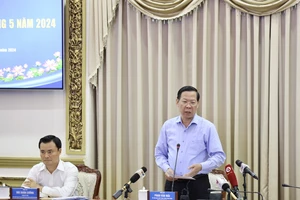 Chủ tịch TP.HCM sẽ trực tiếp gỡ khó cho rạch Xuyên Tâm và bờ Bắc kênh Đôi