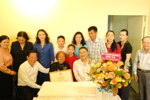 Chủ tịch Phan Văn Mãi: Trân quý sự đóng góp của người cao tuổi cho TP.HCM