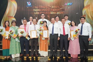 'Cùng ngư dân thắp sáng đèn trên biển' của báo Pháp Luật TP.HCM đoạt giải Nhất Báo chí TP.HCM 2024