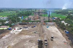 TP.HCM đề xuất thưởng cho nhà thầu thi công vượt tiến độ, '3 ca, 4 kíp'