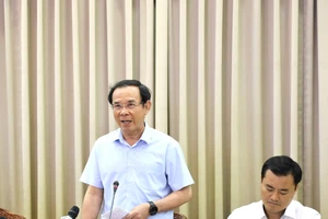 Bí thư Nguyễn Văn Nên: 'Các đồng chí có khó khăn gì thì báo cáo'