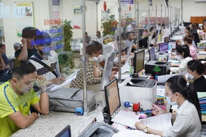 TP.HCM: Nên giảm bớt việc xây dựng báo cáo, hội, họp... để giảm tải cho cán bộ