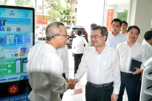 Ông Nguyễn Thanh Nghị khảo sát Trung tâm hành chính công phường An Khánh, TP.HCM