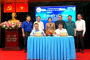 Chuyển đổi số tận cửa nhà: Phường Bình Tân 'giao KPI' cho từng cán bộ, đảng viên