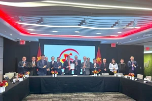 TP.HCM ký kết hợp tác với Nasdaq phát triển Trung tâm Tài chính quốc tế