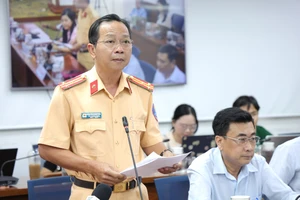 CSGT TP.HCM xử lý hơn 3.400 trường hợp mô tô, xe máy leo lề