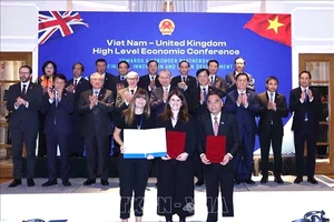 TP.HCM - Liverpool ký kết hợp tác chiến lược trong y tế, giáo dục và đổi mới sáng tạo