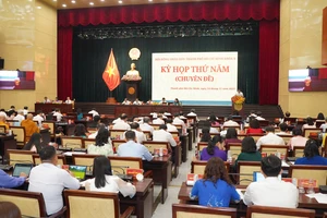 HĐND TP.HCM sắp chất vấn giám đốc Sở An toàn thực phẩm và Sở Xây dựng