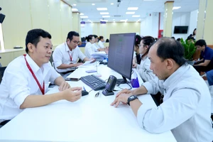 Những hình ảnh ngày đầu tiên vận hành Trung tâm Phục vụ hành chính công TP.HCM
