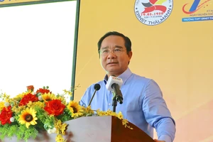 Chủ tịch TP.HCM: Cán bộ phải thực hiện '5 thật', người dân phải được hưởng thật