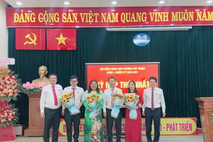 TP.HCM: Phường Phú Thuận kiện toàn Chủ tịch HĐND, UBND phường