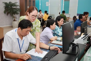 TP.HCM tăng cường hậu kiểm, giám sát cán bộ đi nước ngoài