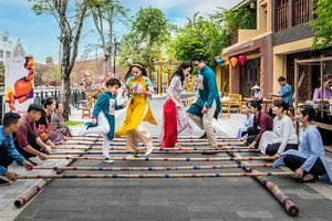 Xuyên không đón 'Tết chất' khắp 3 miền VinWonders