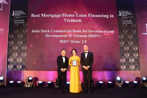 Ngân hàng BIDV nhận 4 giải thưởng về dịch vụ dành cho khách hàng cá nhân