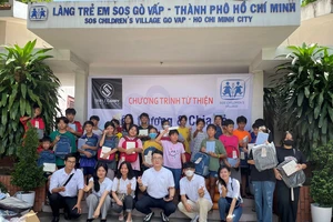 SimpleCarry tổ chức sự kiện trao tặng quà chào đón năm học mới tại làng SOS Gò Vấp