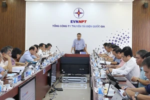 Chủ tịch EVN Đặng Hoàng An làm việc với EVNNPT
