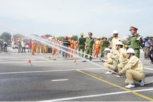 Công ty Nhiệt điện Phú Mỹ tham gia Hội thi nghiệp vụ chữa cháy và cứu nạn cứu hộ