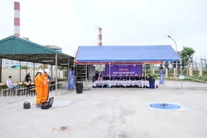 Video: Truyền tải điện 1 tổ chức hội thi thợ giỏi điều khiển thiết bị bay 2023