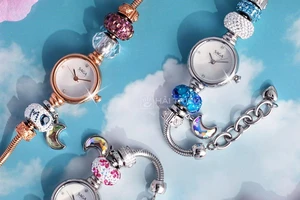 Lý giải từ chuyên gia: Có nên đeo vòng và đồng hồ cùng tay?