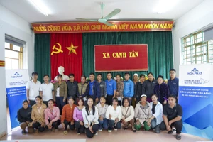 CBCNV Tập đoàn Hòa Phát trao trực tiếp 1.194 suất quà tới đồng bào tỉnh Cao Bằng