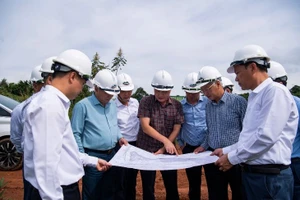 Tổng giám đốc TKV Vũ Anh Tuấn kiểm tra sản xuất tại Nhôm Đắk Nông và Lâm Đồng