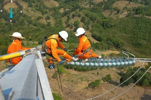 Công ty Truyền tải điện 2 hoàn thành kế hoạch sản lượng điện trước 32 ngày