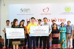 Quỹ Thiện Tâm đón nhận huân chương Lao động hạng Nhất của Chủ tịch nước