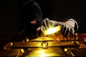 Vụ trộm 100 cây vàng ở Bình Định: Bắt tiếp 1 nghi can