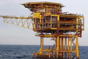 Giàn khoan 'made in' Việt Nam bắt đầu khai thác dầu