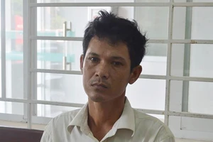 Tìm thấy bộ xương trong hầm cầu nghi của người vợ